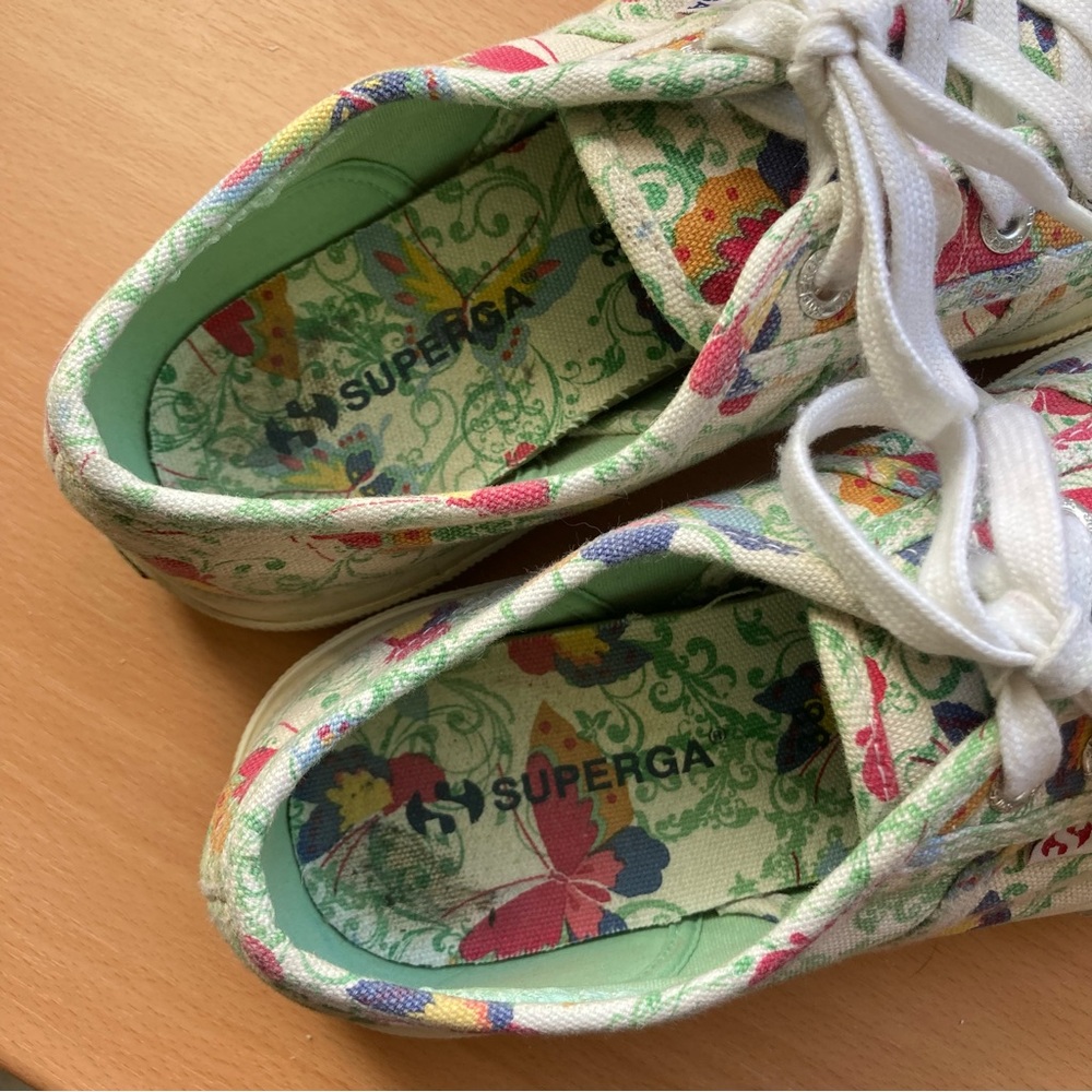 Superga Canvas Lace-Up Sneakers Women’s Size 6 Butterfly Floral - Picture 6 of 9